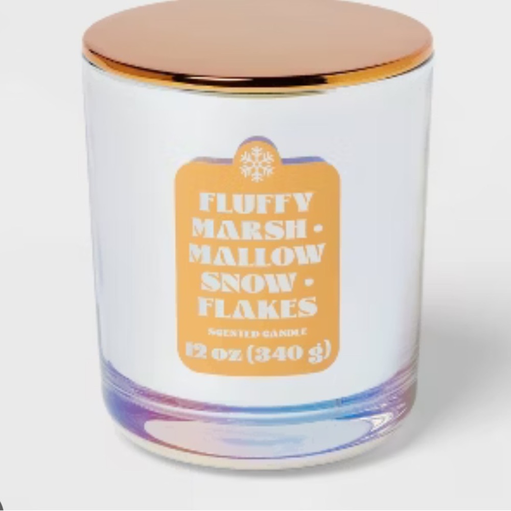 ROOM ESSENTIALS NEW lidded irridescent fluffy marshmallow snowflakes candle 12oz